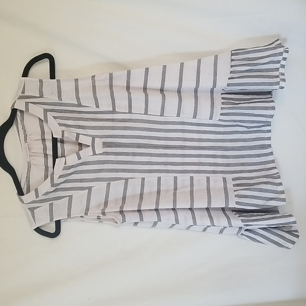 AVA JAMES White with Black stripes blouse/top size M